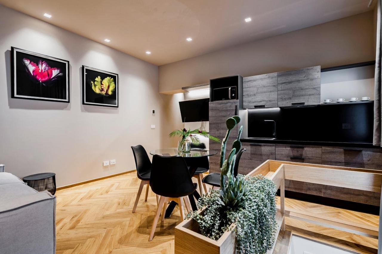 Ferrini Home - Etnea Heritage Catania Bagian luar foto